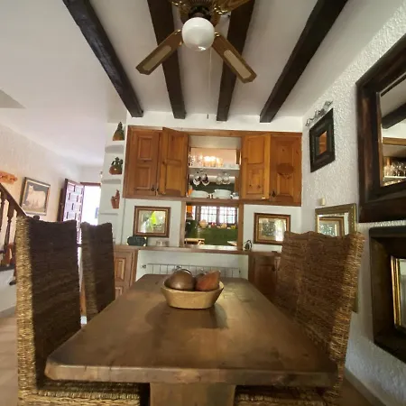 R97 Casa Alorda * Calafell